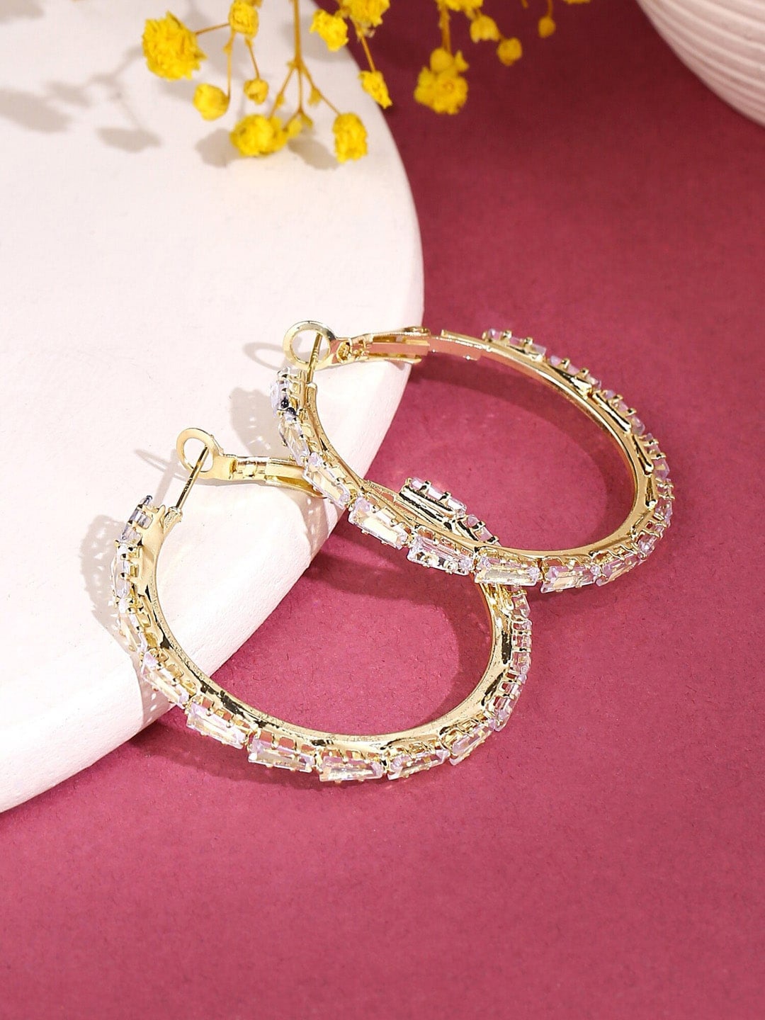 

DressBerry Gold-Toned Gold Plated Contemporary Hoop Earrings