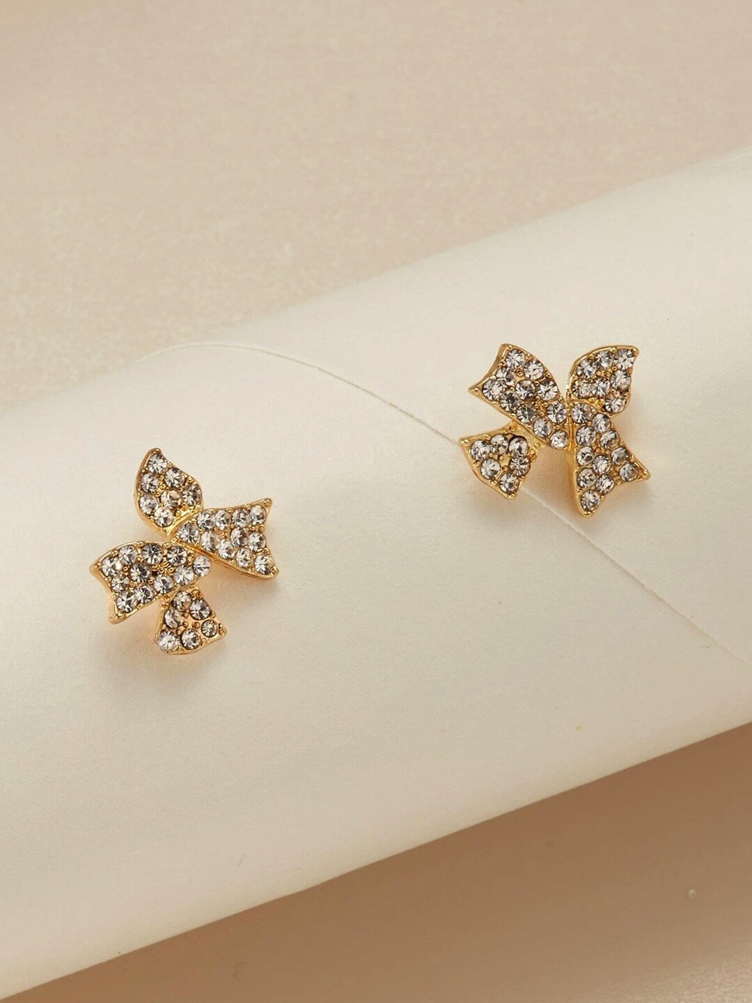 

DressBerry Gold-Toned & White Gold-Plated Crystals Studded Classic Studs Earrings