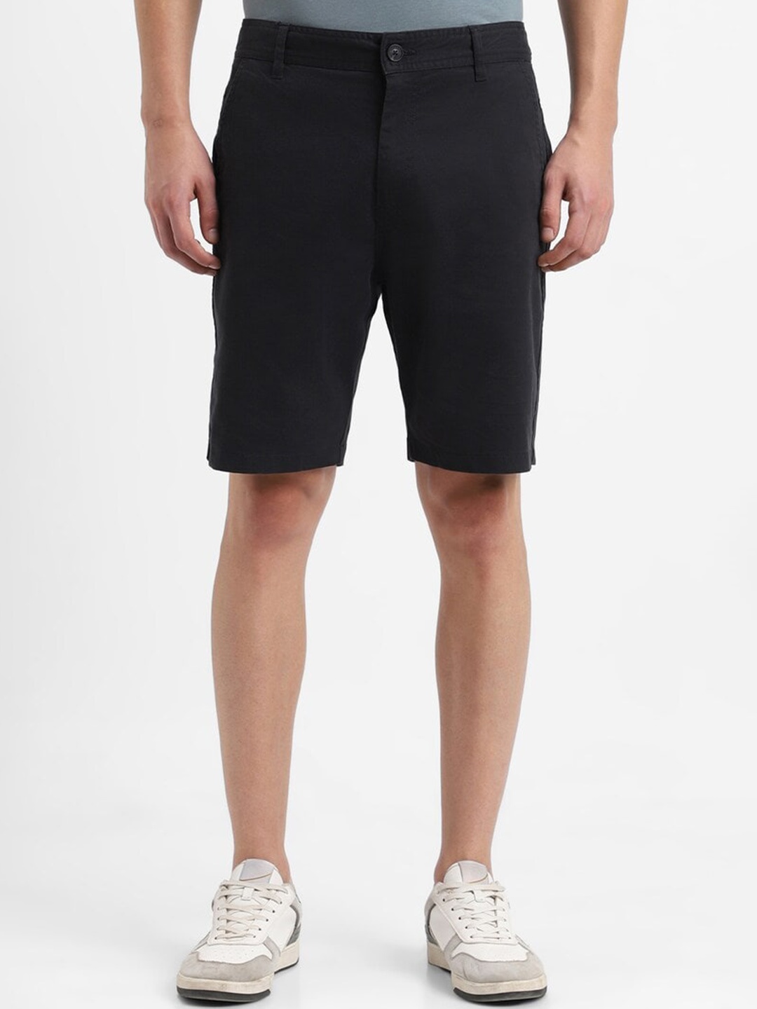 

FOREVER 21 Men Mid-Raise Regular Fit Casual Shorts, Black