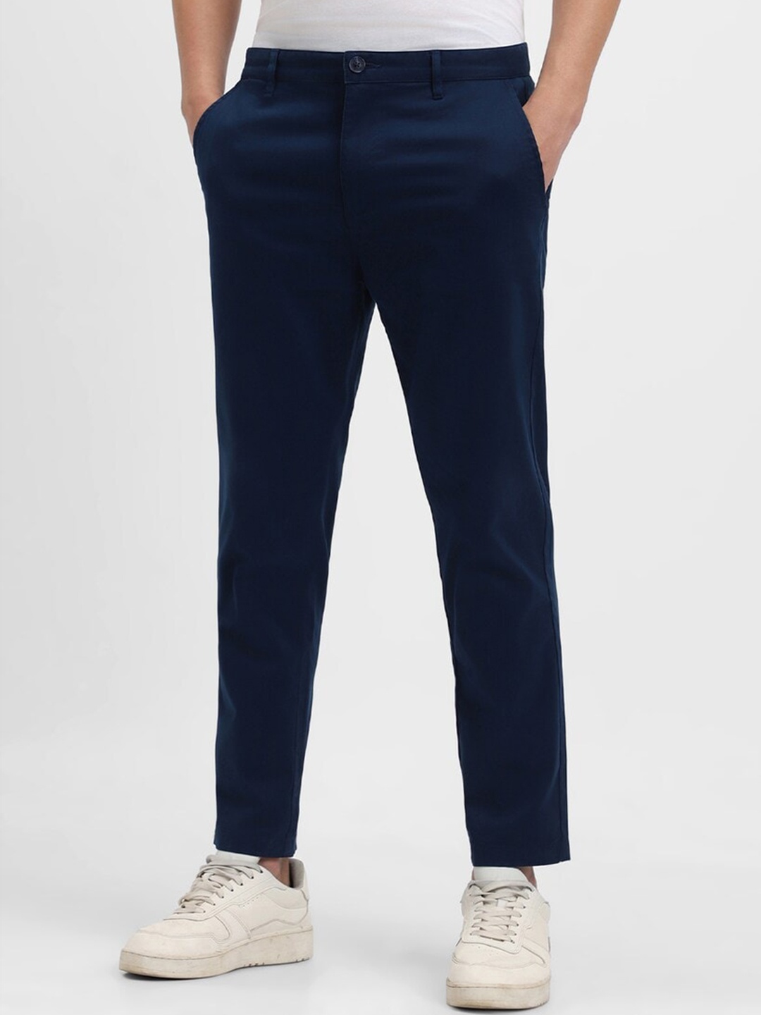 

FOREVER 21 Men Regular Fit Mid-Rise Chinos Trousers, Navy blue