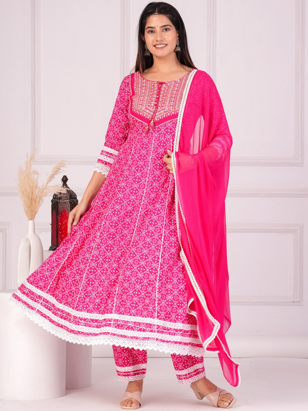 

TOULIN Ethnic Motifs Printed Regular Anarkali Kurta & Palazzos With Dupatta, Pink