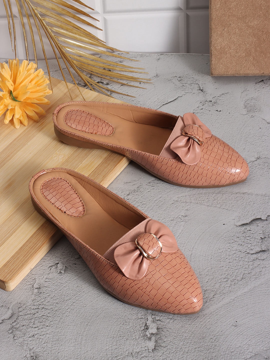 

PERY PAO Animal Textured Mules With Bows, Peach