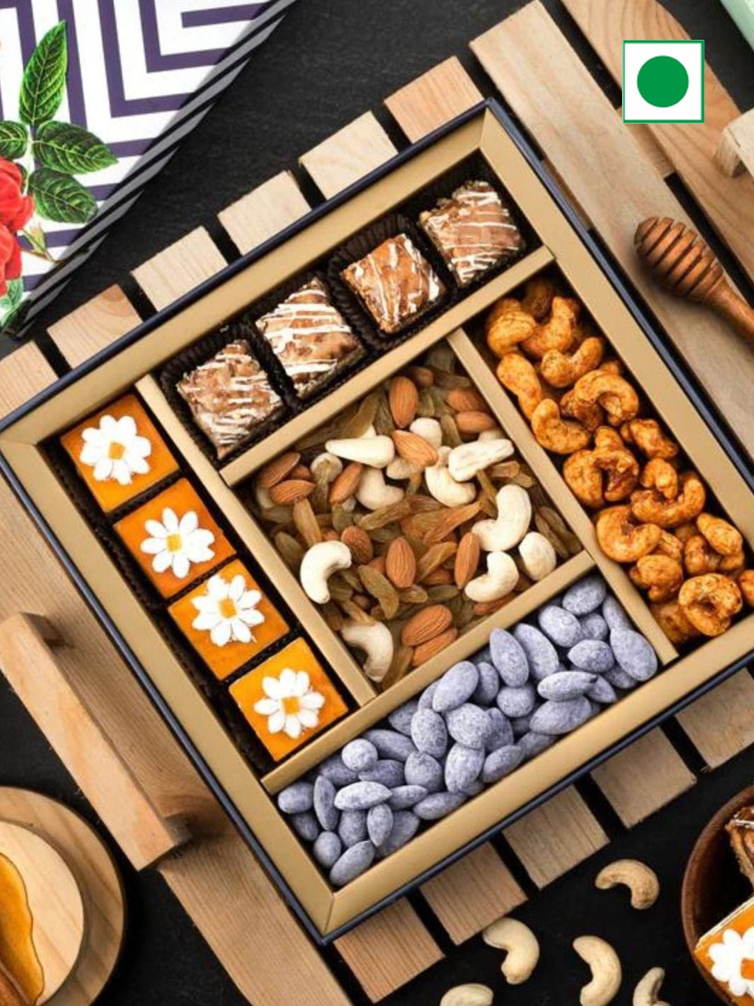 

The Baklava Box Izhaar Sweet Gift Box-550gm, Blue
