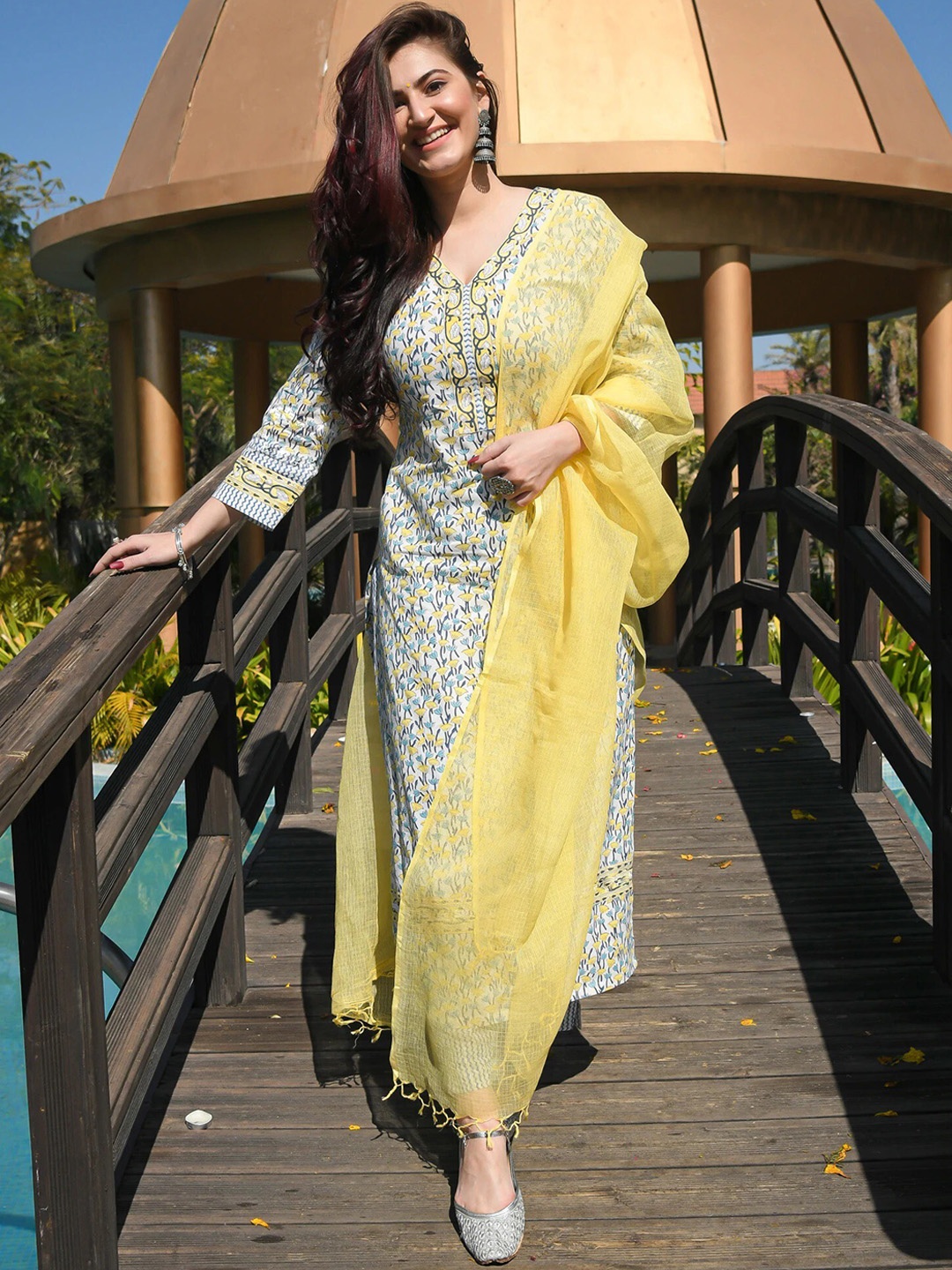 

Mitera Plus Size Floral Printed Regular Kurta with Trousers & With Dupatta, White