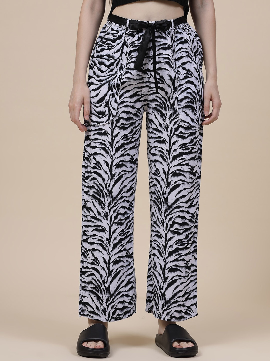 

Sweet Dreams Women Black Printed Straight Lounge Pants