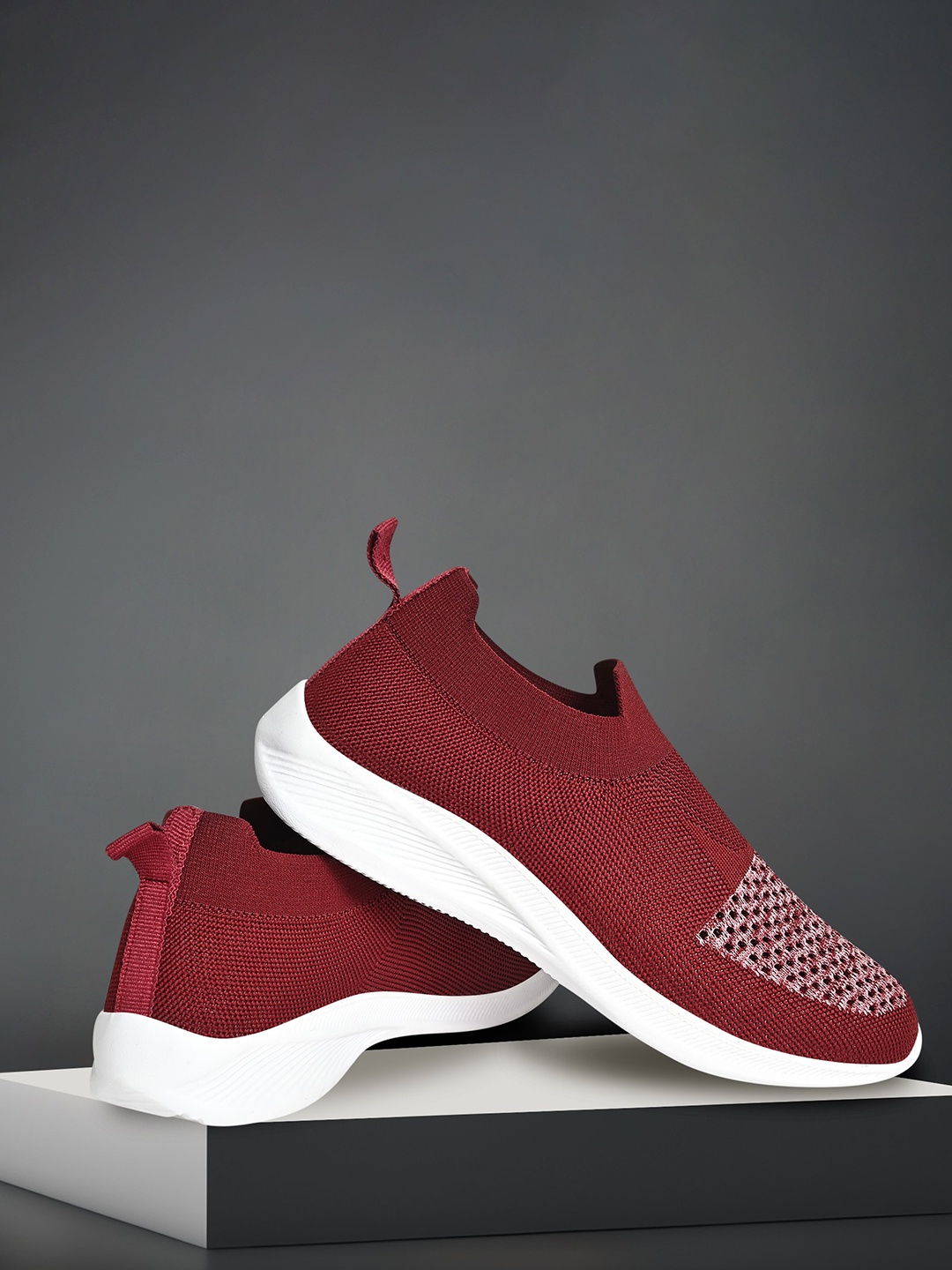 

TPENT Women Textured Lightweight Slip-On Sneakers, Maroon