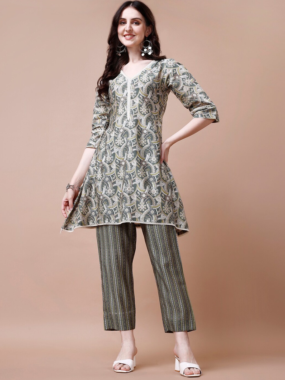

KALINI Women Olive Green Printed Regular Pure Silk Kurti with Trousers