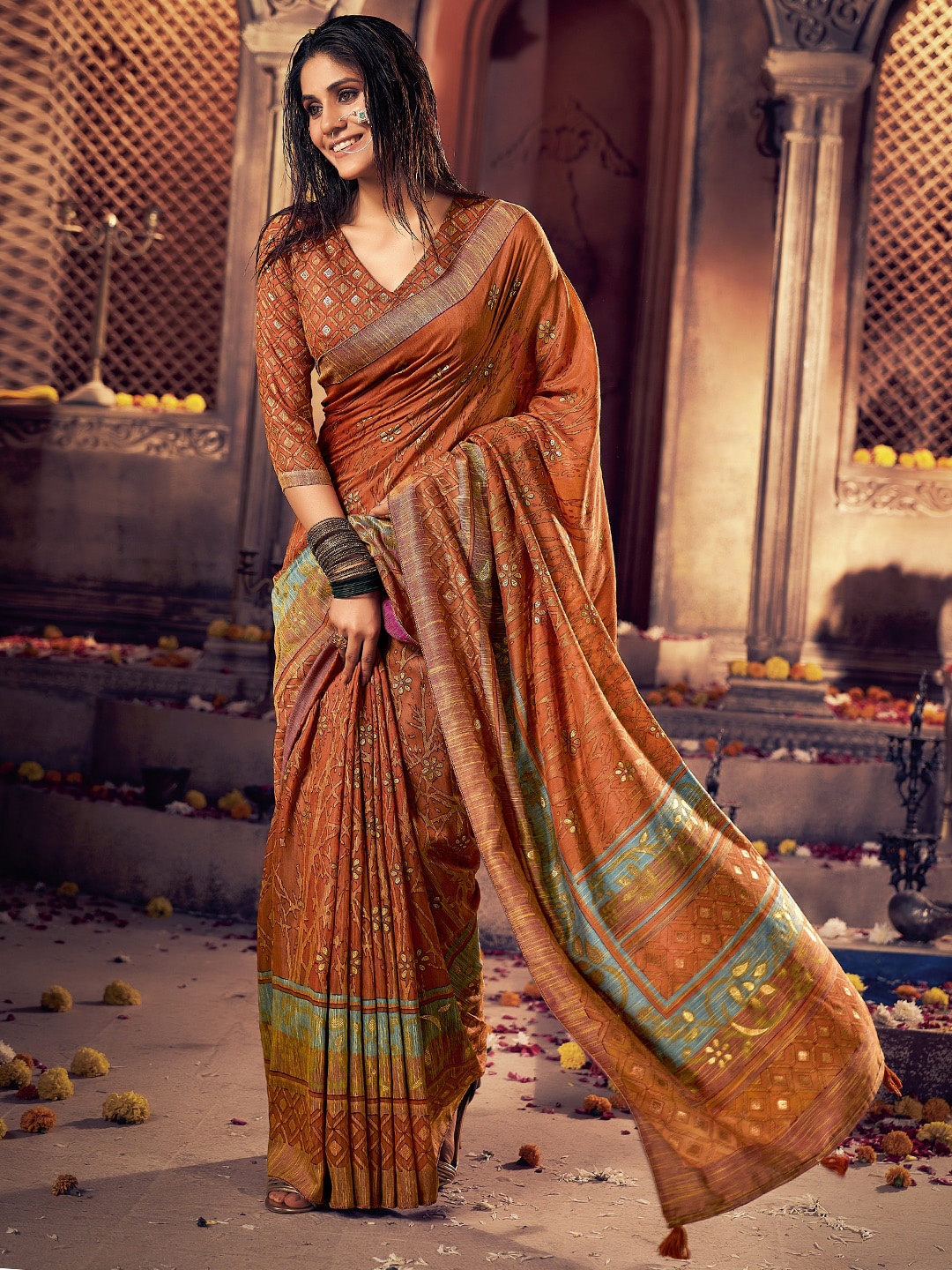

SANSKAR Floral Silk Cotton Brasso Saree, Orange