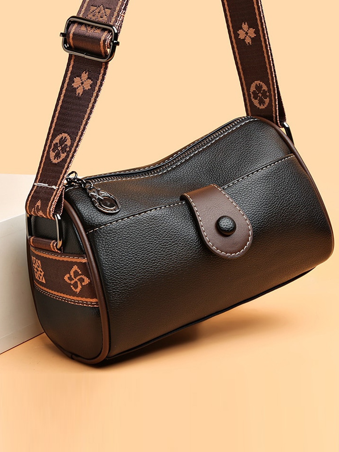 

Diva Dale Textured PU Sling Bag, Black