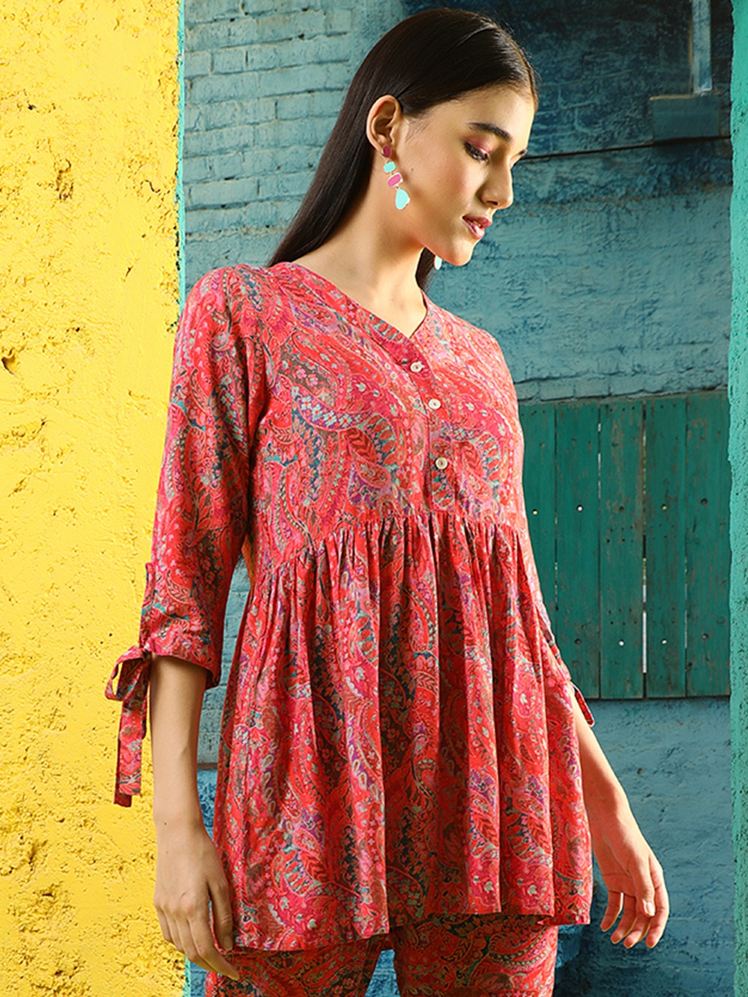 

Jaipur Kurti Paisley Printed Peplum Short Kurta With Pants Co-ord Set, Pink