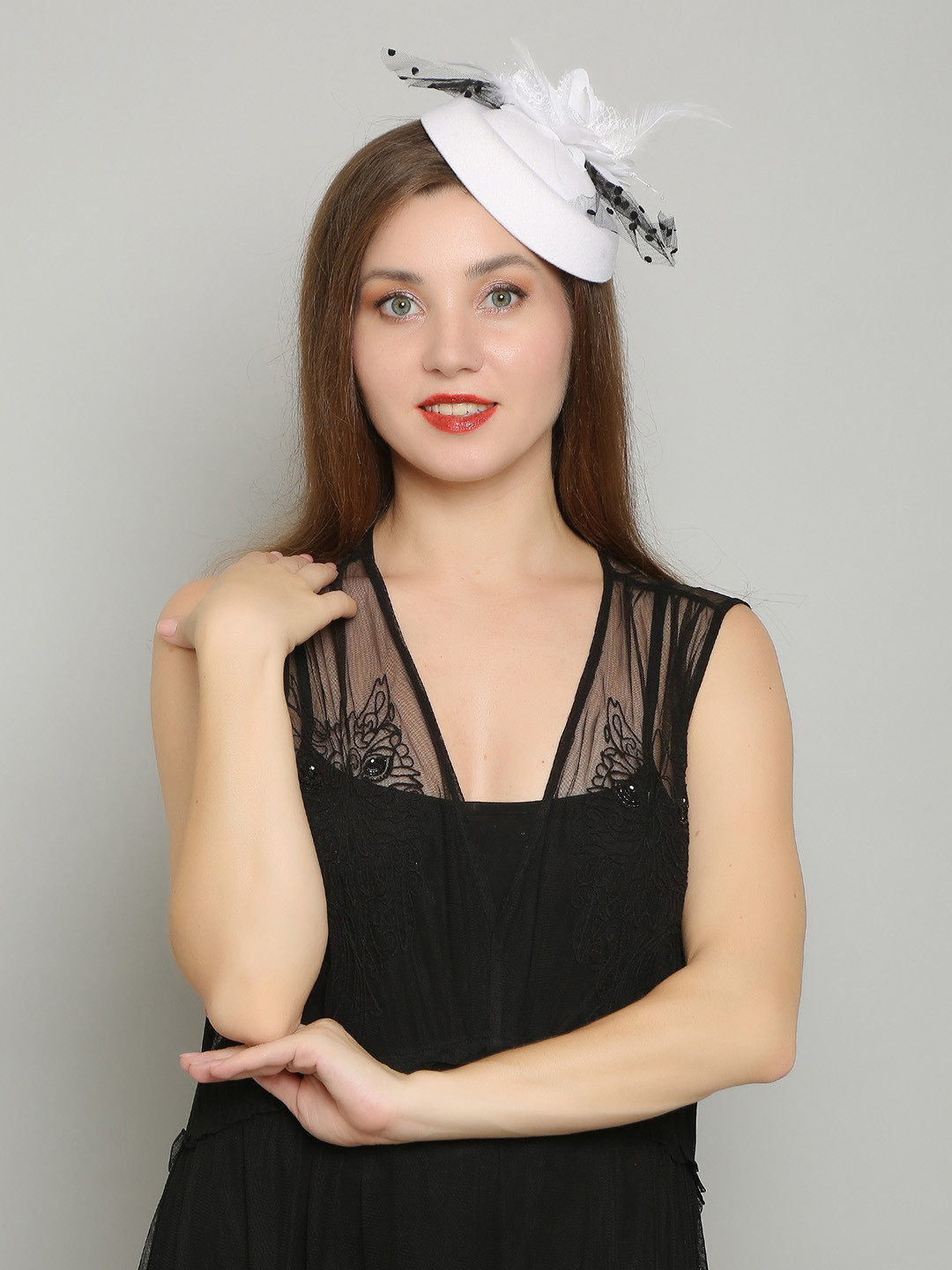 

COLOR STYLE Flower Mesh Ribbons Feathers Fedoras Hat Claw Hair Clip, White