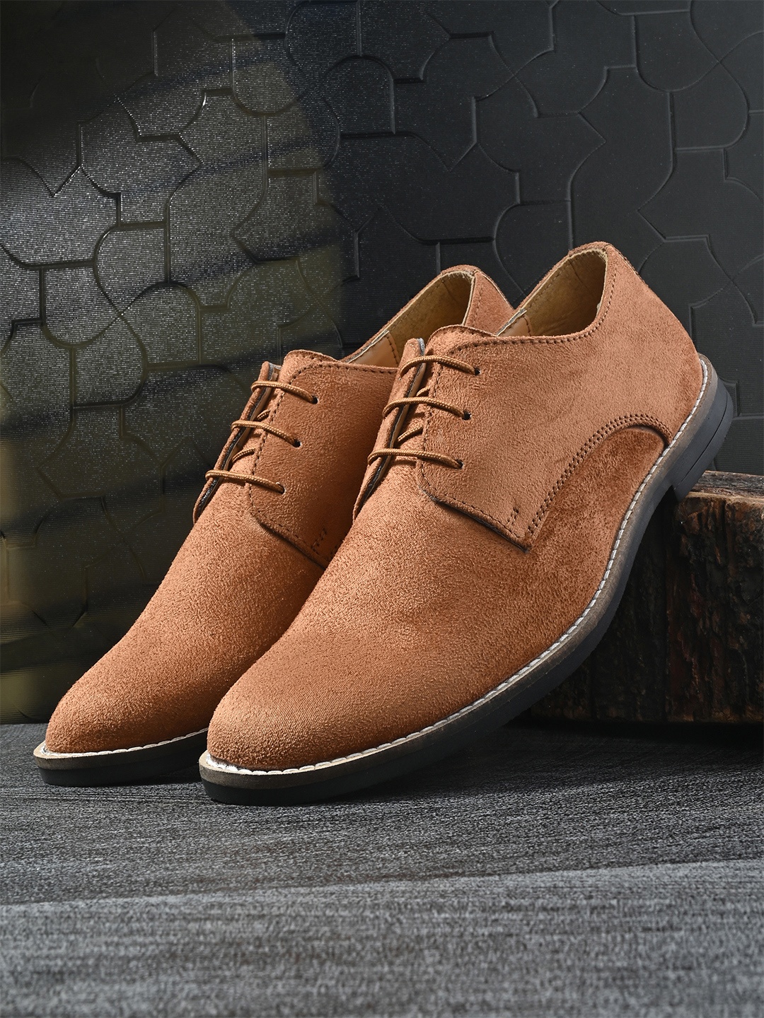 

Hirels Men Tan Suede Derbys