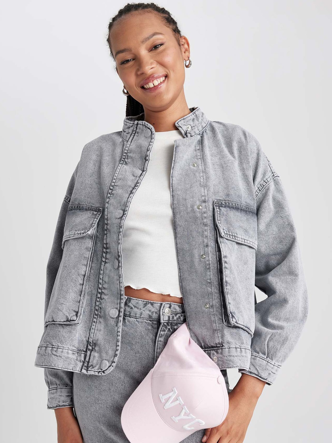 

DeFacto Washed Mock Collar Pure Cotton Denim Jacket, Grey