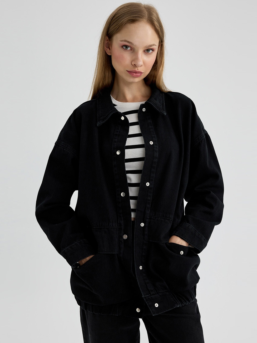 

DeFacto Spread Collar Pure Cotton Denim Jacket, Black