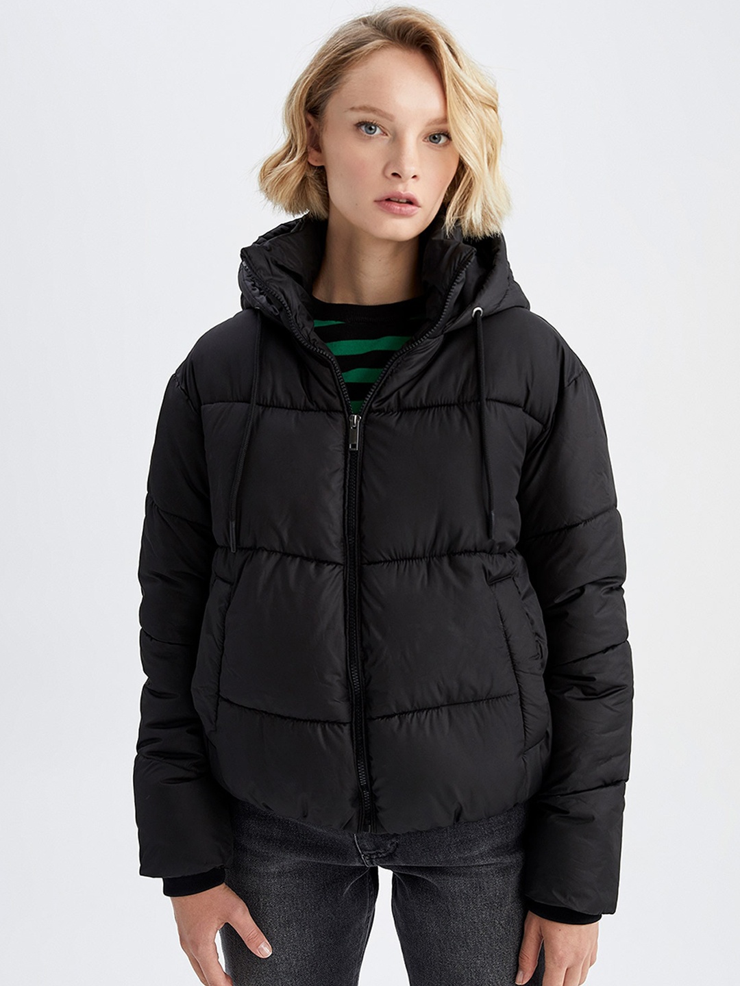 

DeFacto Hooded Long Sleeves Puffer Jacket, Black