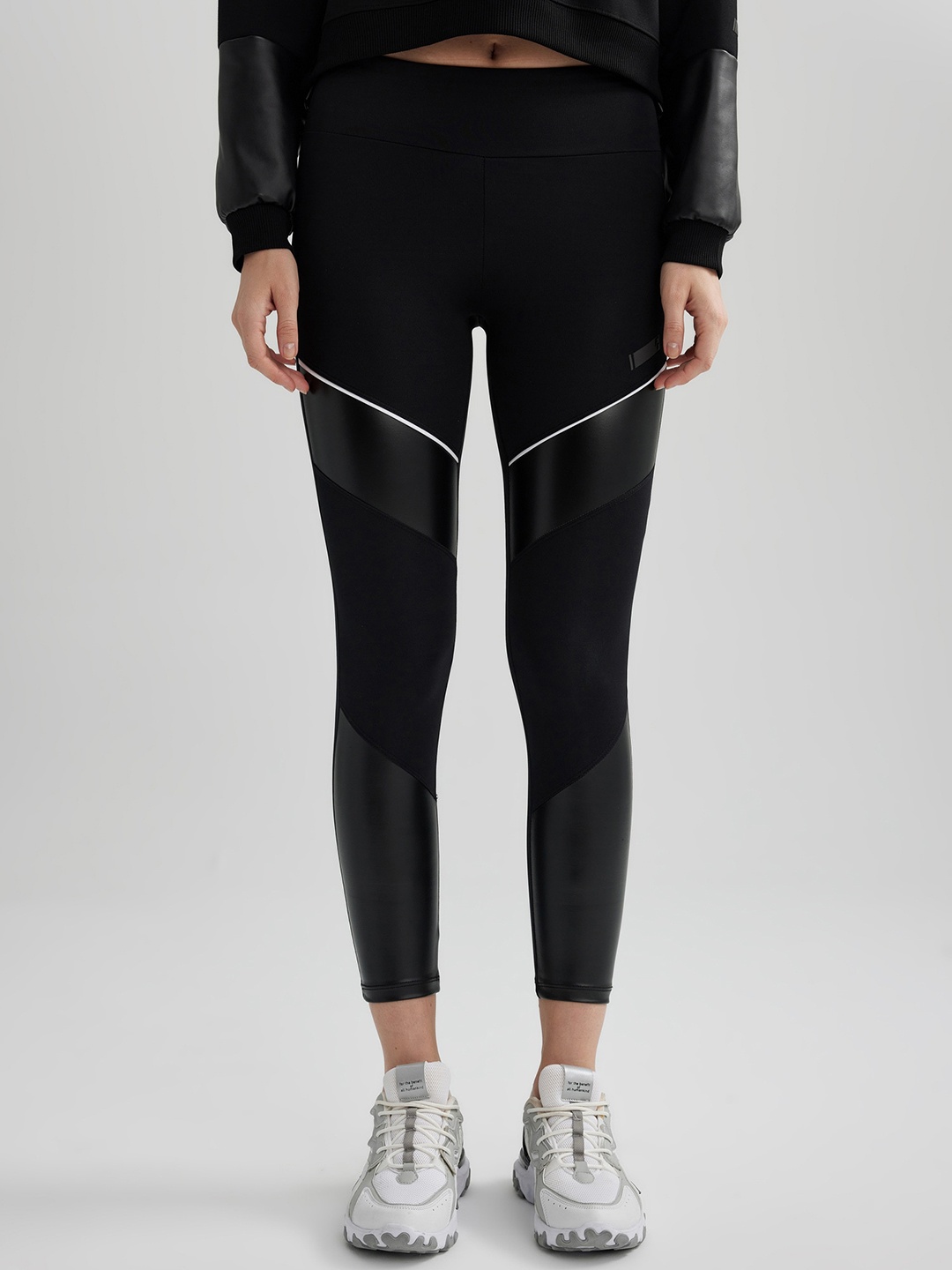 

DeFacto Women Knitted Sports Tights, Black