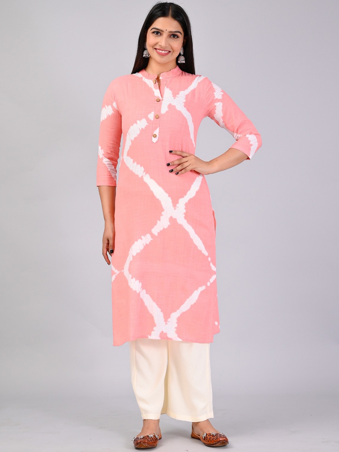 

MAUKA Abstract Printed Regular Kurta With Trousers, Pink