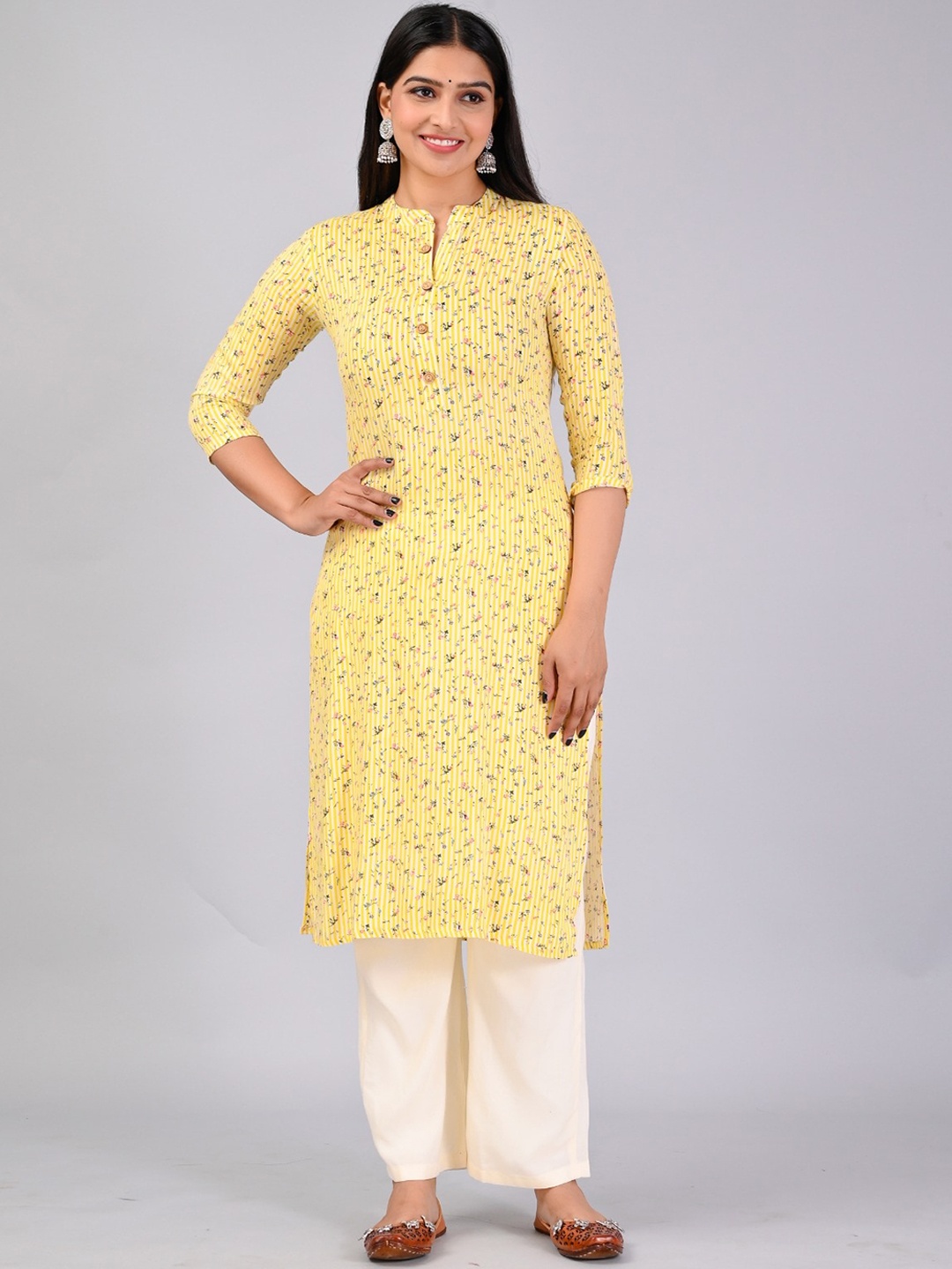 

MAUKA Floral Printed Regular Kurta With Palazzos, Yellow