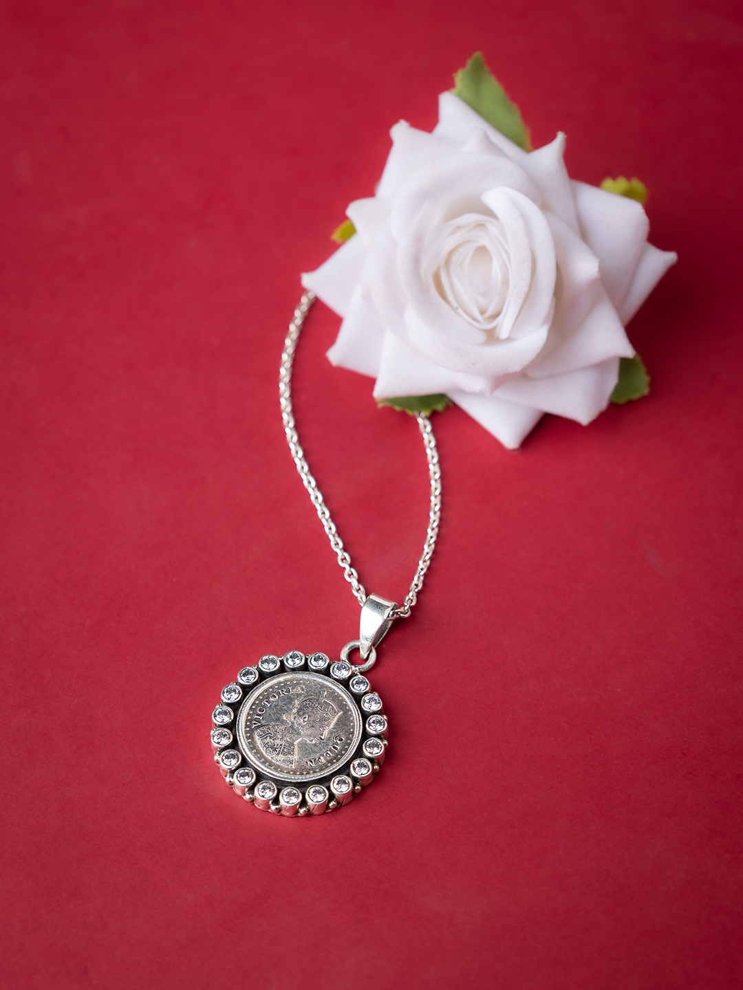 

Shyle 92.5 Sterling Silver Fine Victorian Coin Pendant