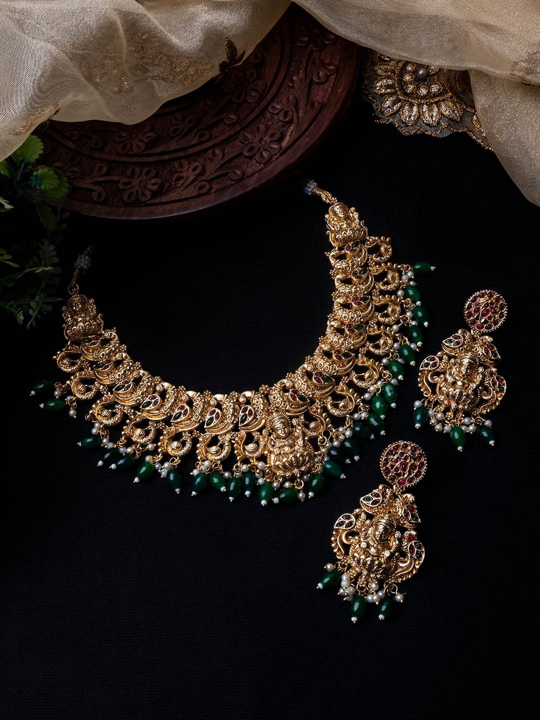 

StileAdda Gold-Plated Stone-Studded & Beaded Temple Necklace & Earrings