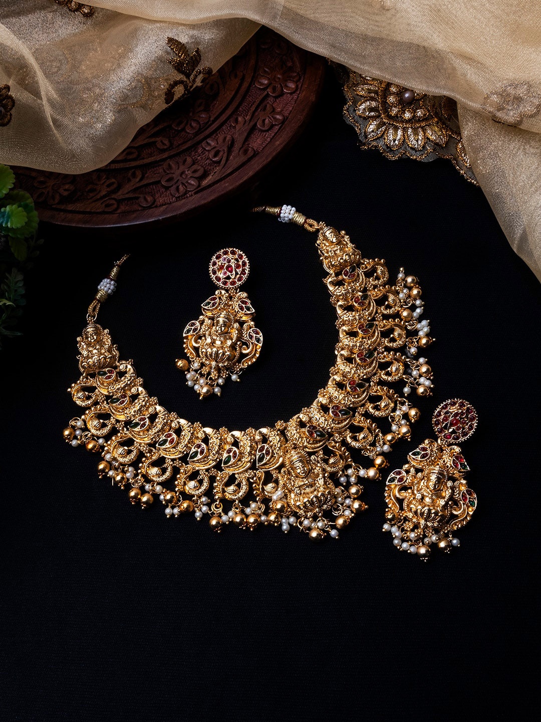 

StileAdda Gold-plated Stone-Studded & Beaded Temple Necklace & Earrings