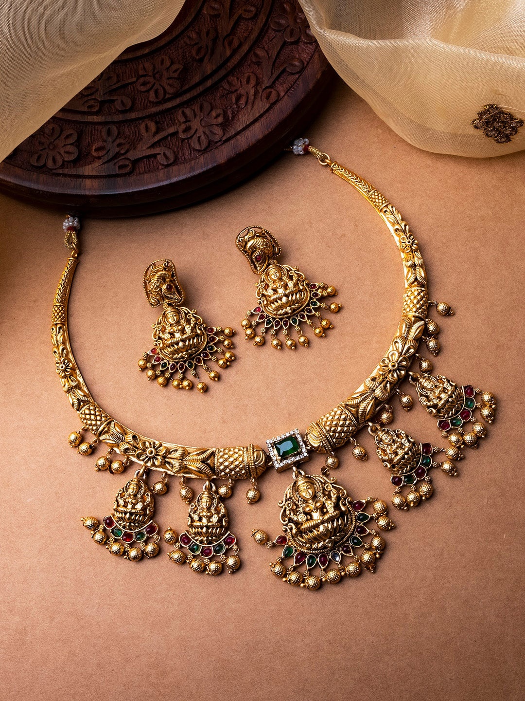 

StileAdda Gold Plated Stone Studded Jewellery Set