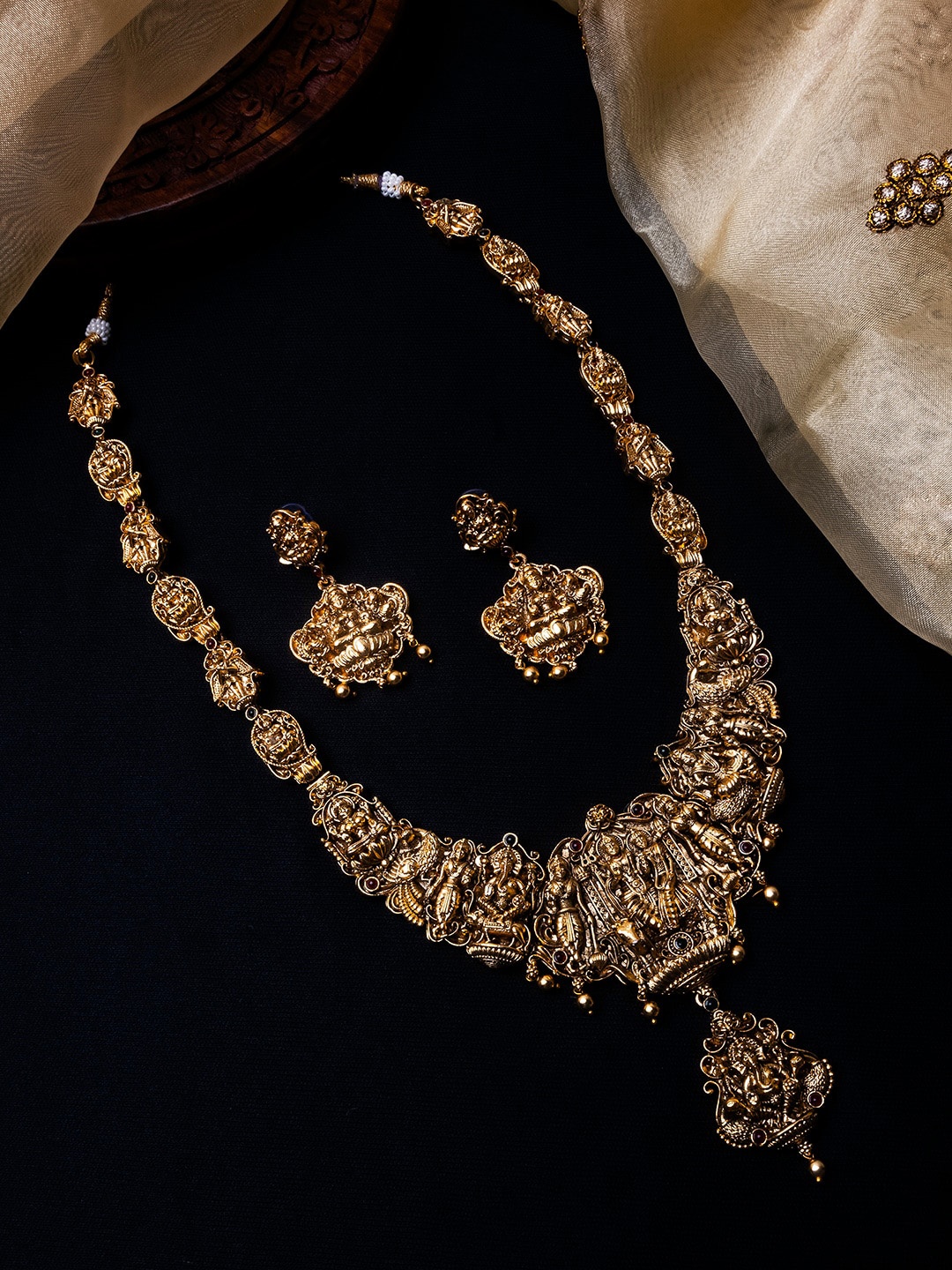 

StileAdda Gold-plated Stone-Studded & Beaded Temple Necklace & Earrings