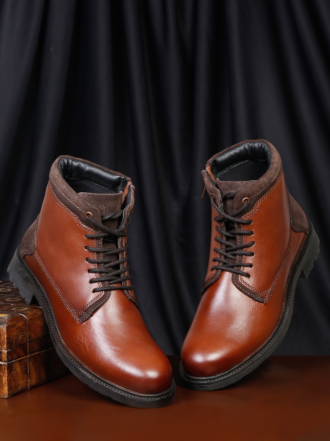 

Teakwood Leathers Men Leather Mid Top Regular Boots, Brown