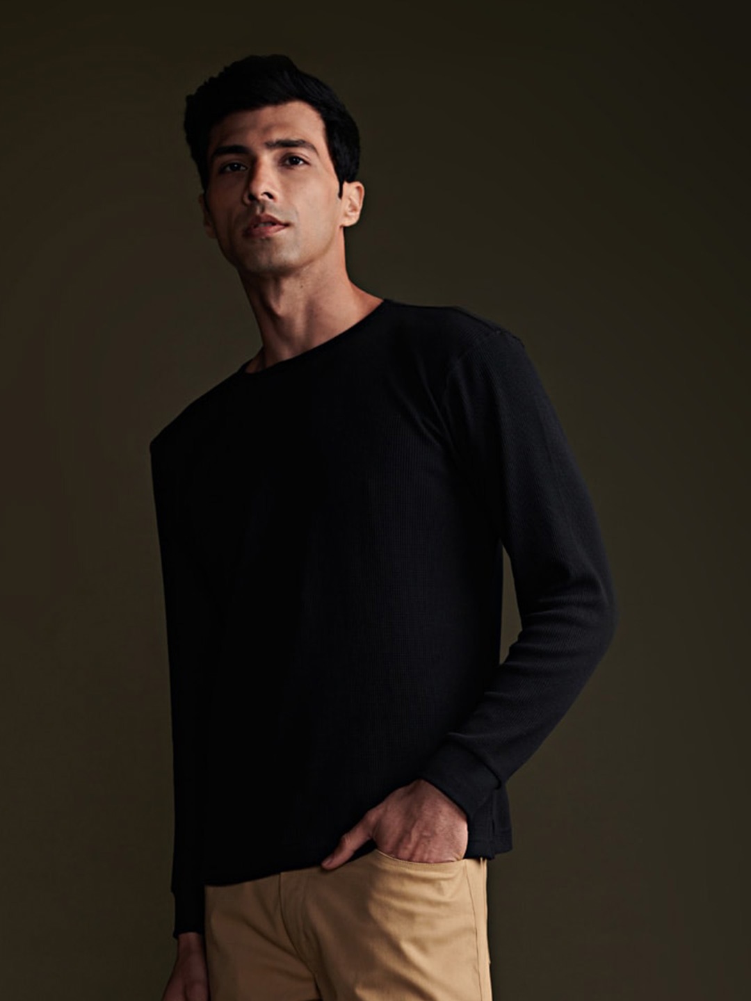 

Beyours Round Neck Pure Cotton T-Shirt, Black
