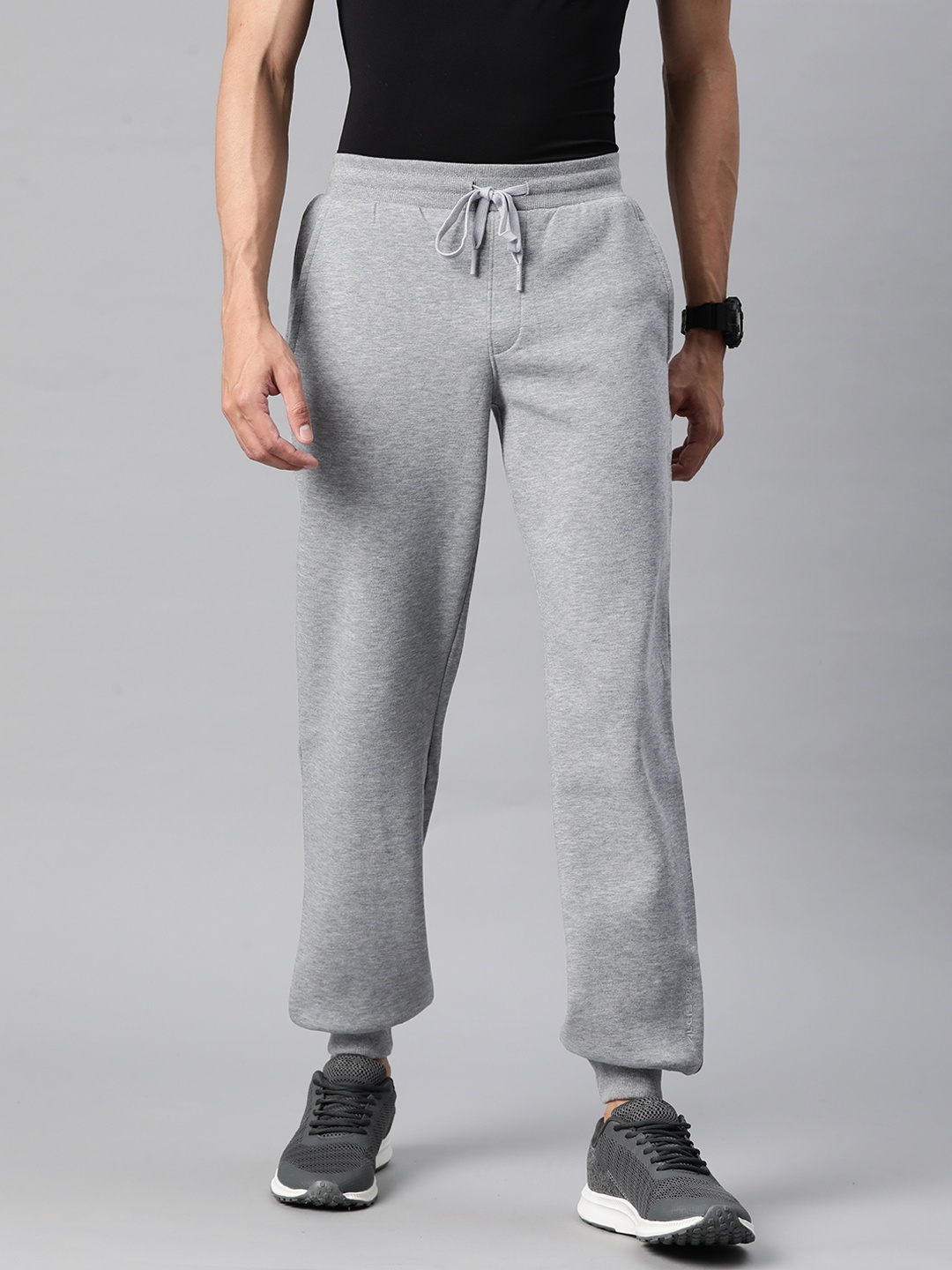 

Alcis Men Solid Regular-Fit Joggers, Grey melange