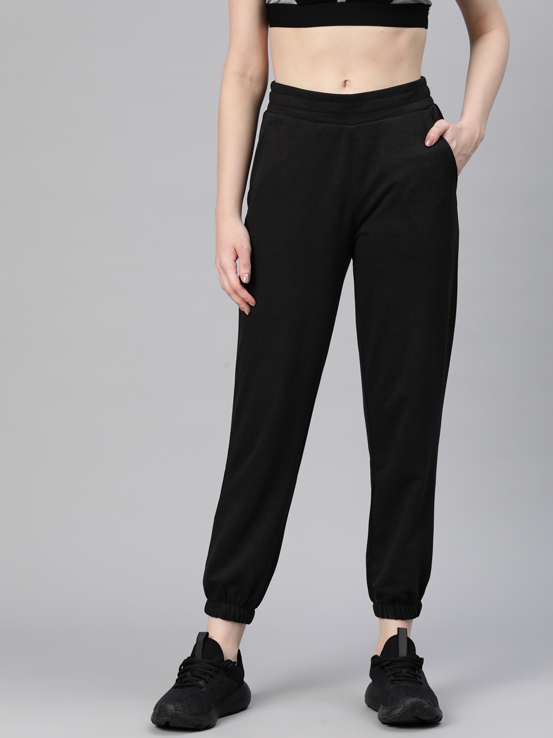 

Alcis Women Solid Regular-Fit Joggers, Black