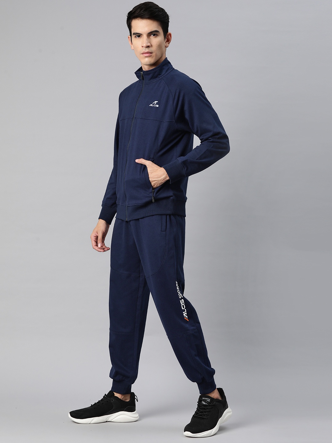 Alcis Men Typography Print Mid-Rise Tracksuit, Navy blue