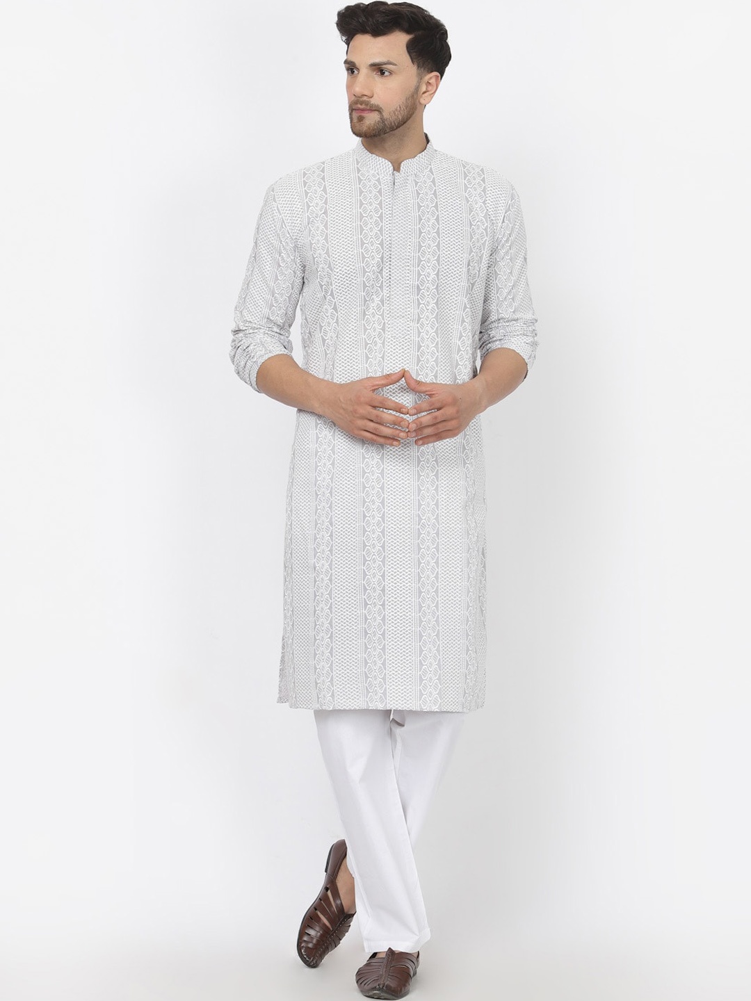 

MOHANLAL SONS Floral Embroidered Pure Cotton Kurta with Pyjamas, Grey