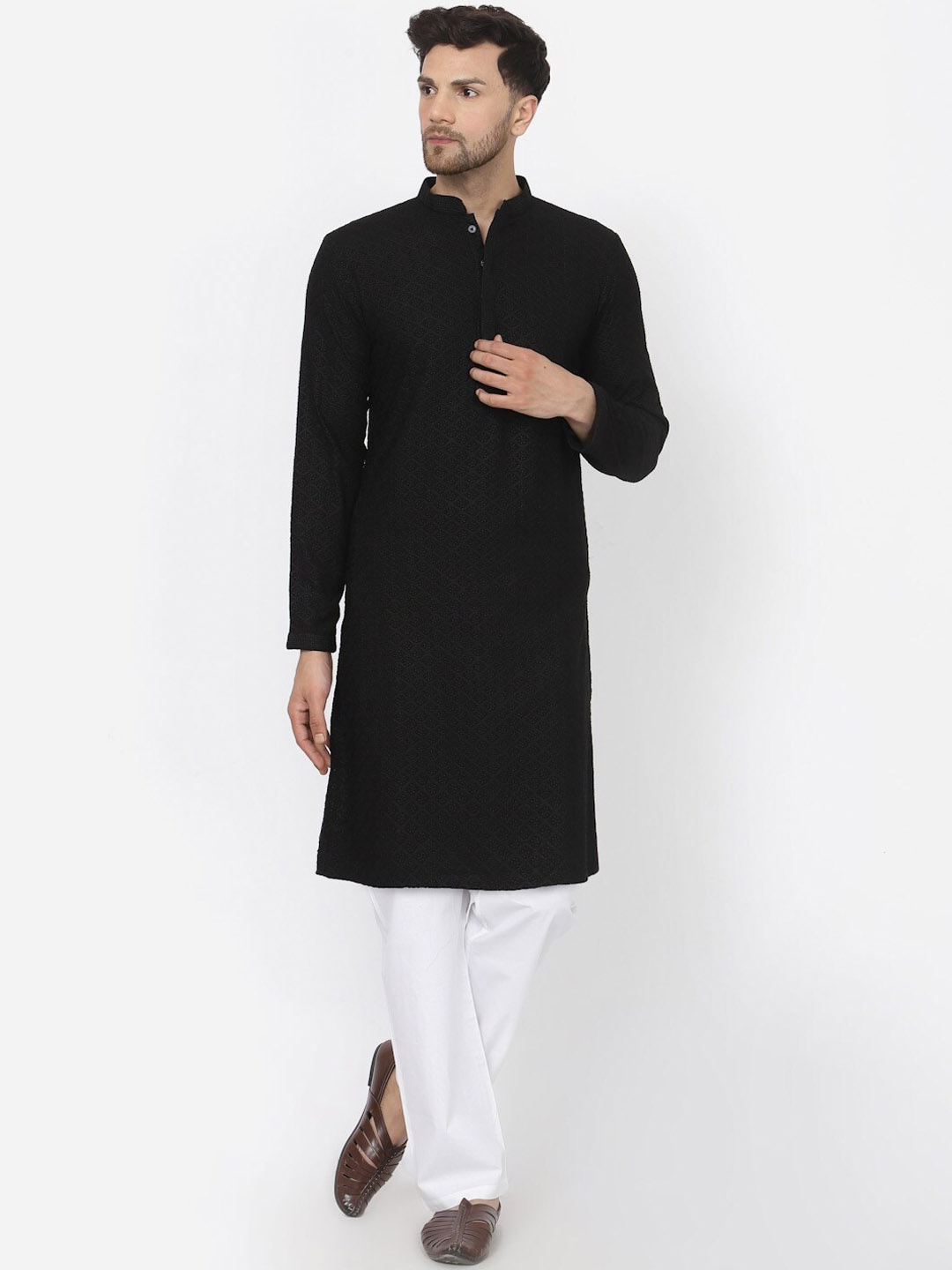 

MOHANLAL SONS Embroidered Mandarin Collar Regular Pure Cotton Kurta With Pyjamas, Black