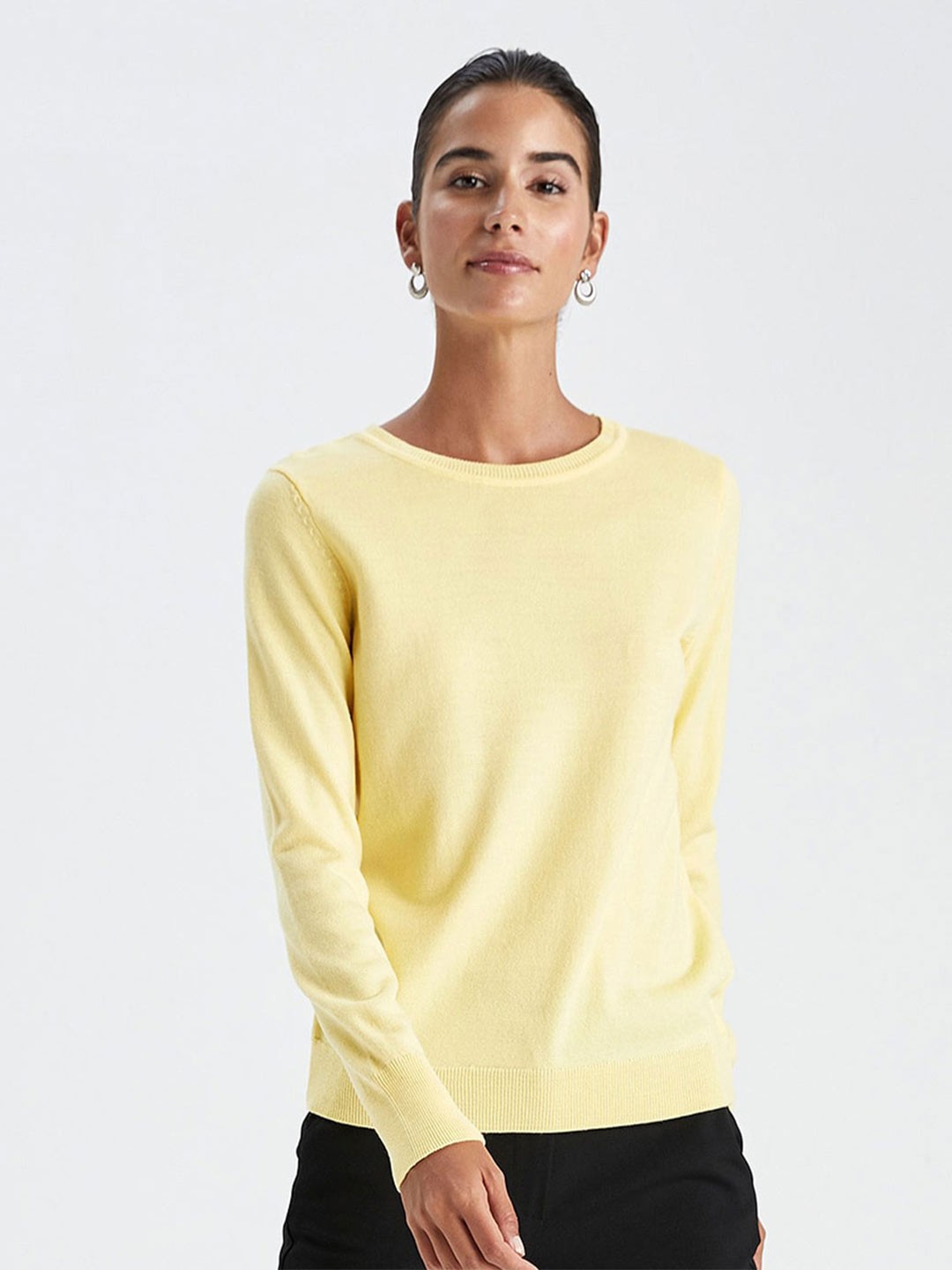 

DeFacto Round Neck Acrylic Pullover, Yellow