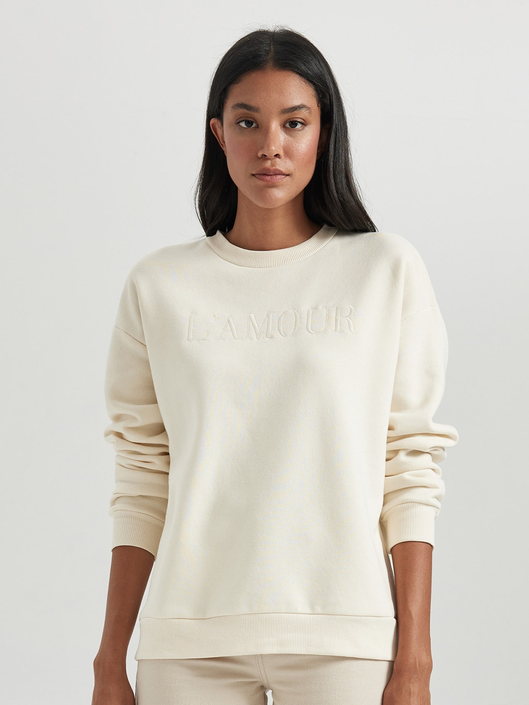 

DeFacto Embroidered Detail Sweatshirt, Off white