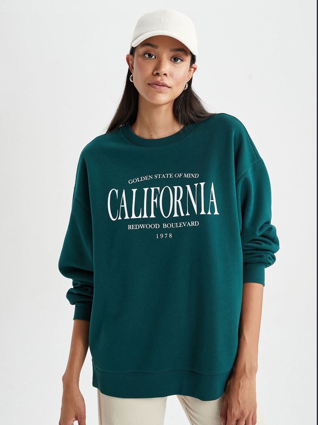 

DeFacto Round Neck Printed Sweatshirt, Teal