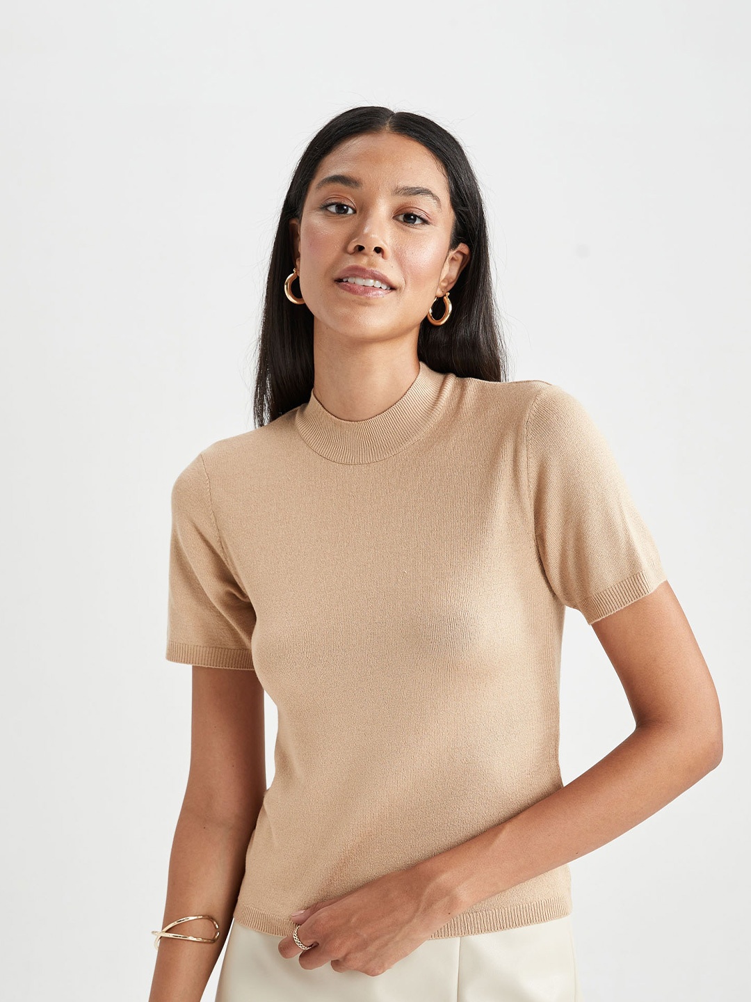 

DeFacto Regular Fit Ribbed Round Neck Short Sleeve Tshirt, Beige