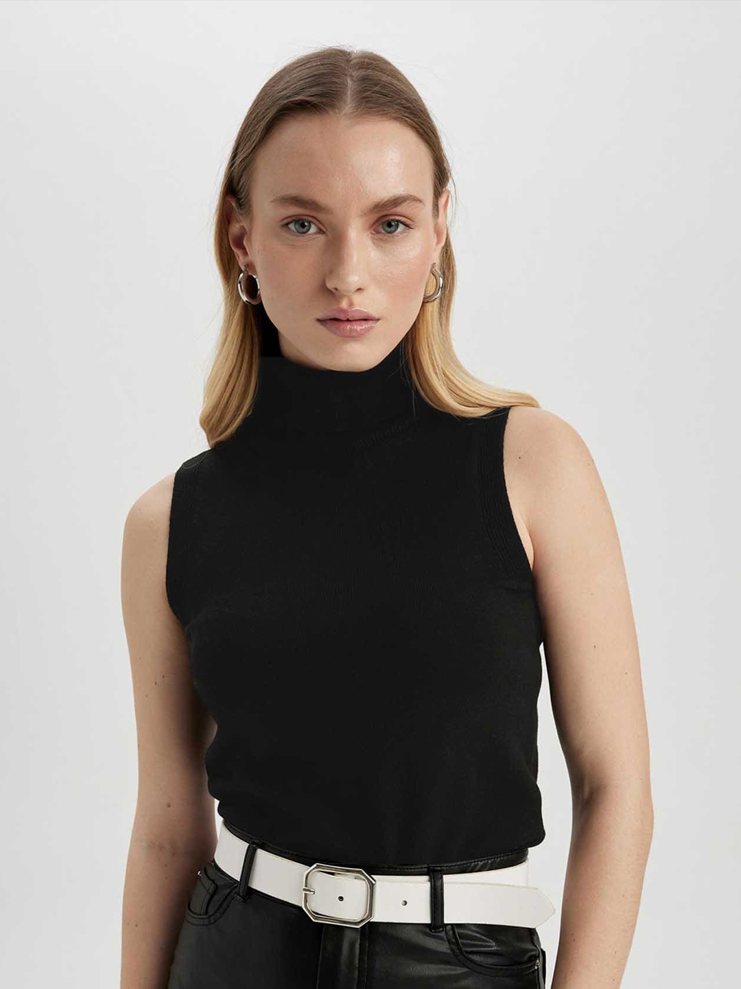 

DeFacto High Neck Cotton Regular Top, Black