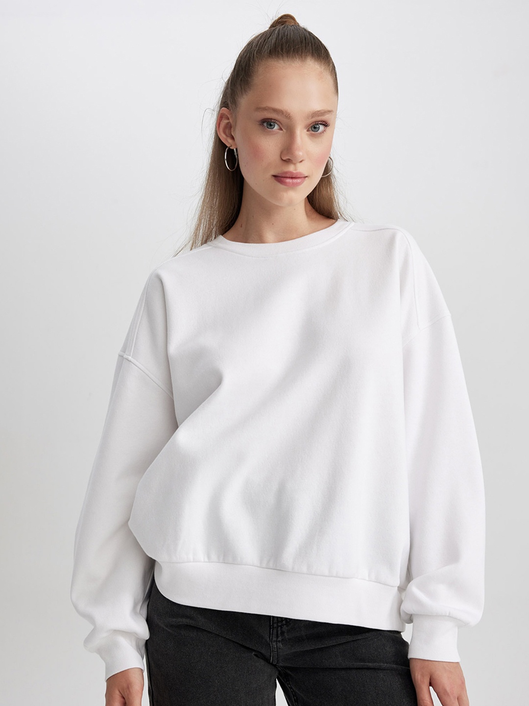 

DeFacto Round Neck Pullover, White