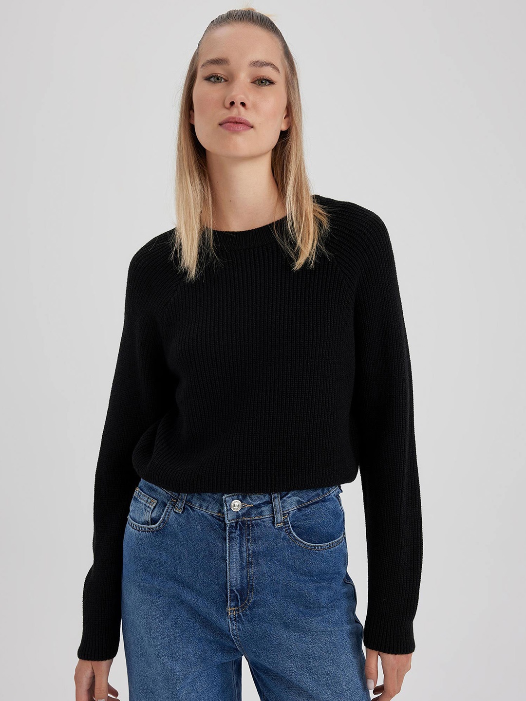 

DeFacto Ribbed Acrylic Pullover Sweater, Black