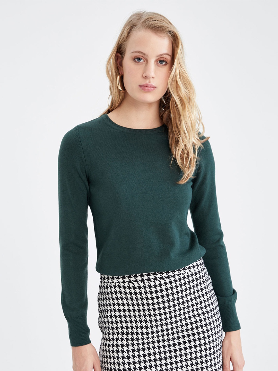 

DeFacto Round Neck Long Sleeves Acrylic Pullover Sweaters, Green