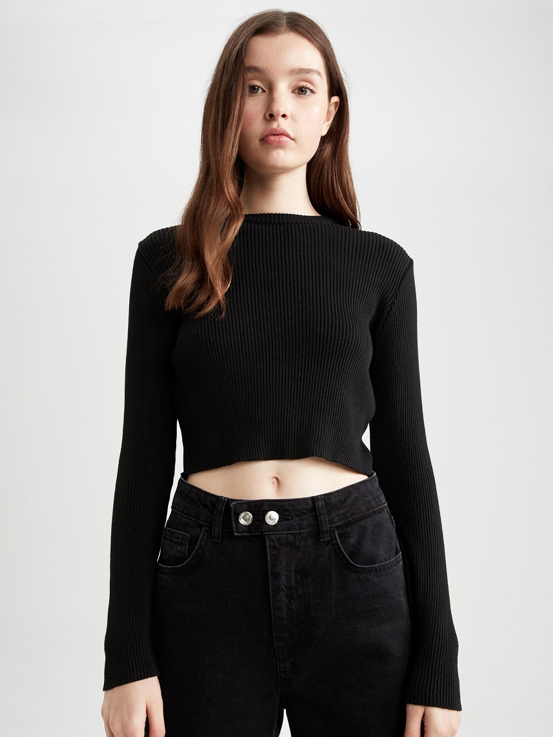 

DeFacto Round Neck Crop Pullover Sweater, Black