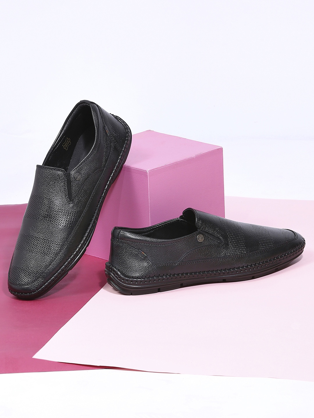 

Buckaroo Men Textured Leather Slip-On Loafers, Black