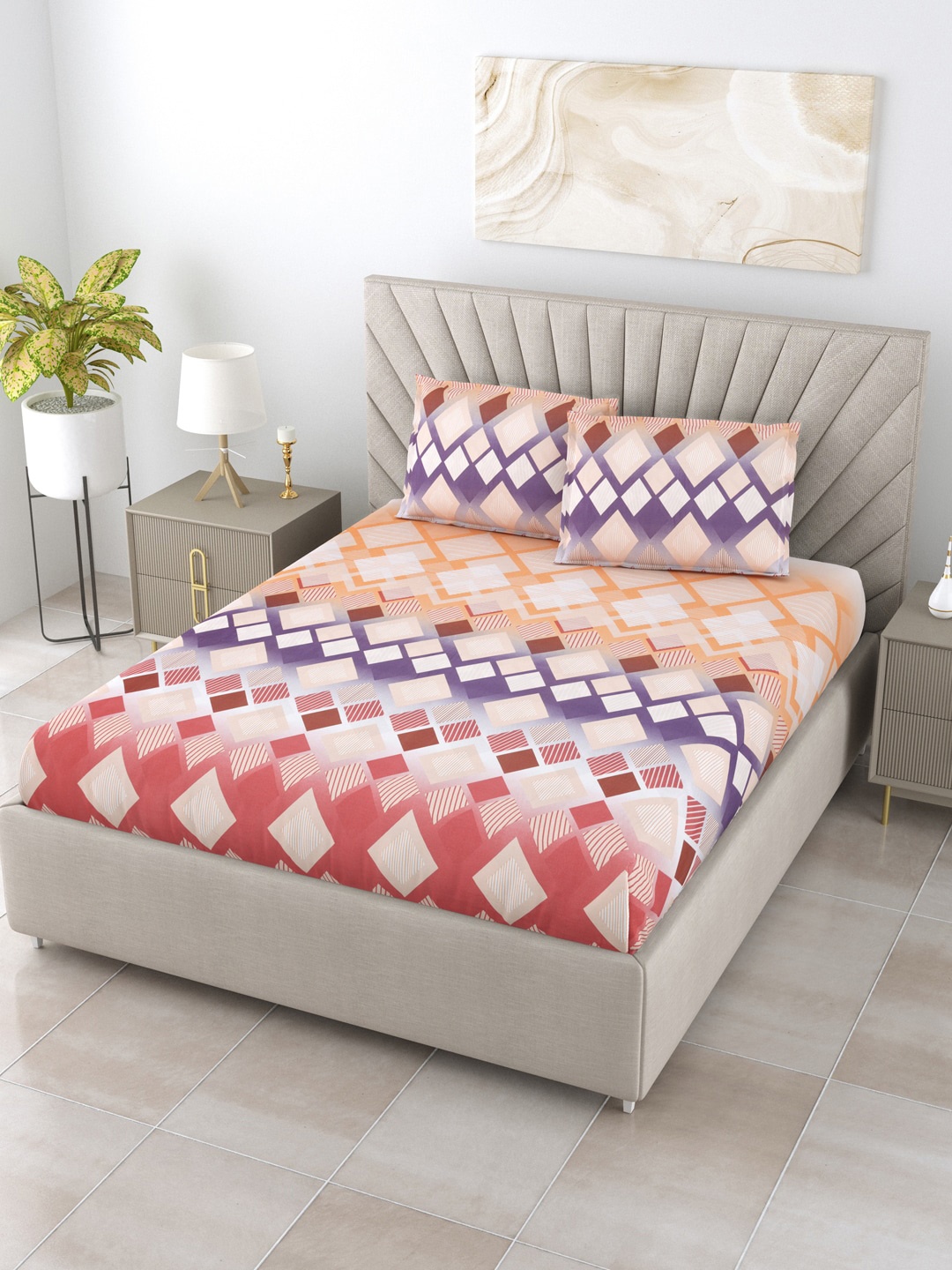 

BOMBAY DYEING Orange & Pink Geometric Cotton 250 TC King Bedsheet With 2 Pillow Covers