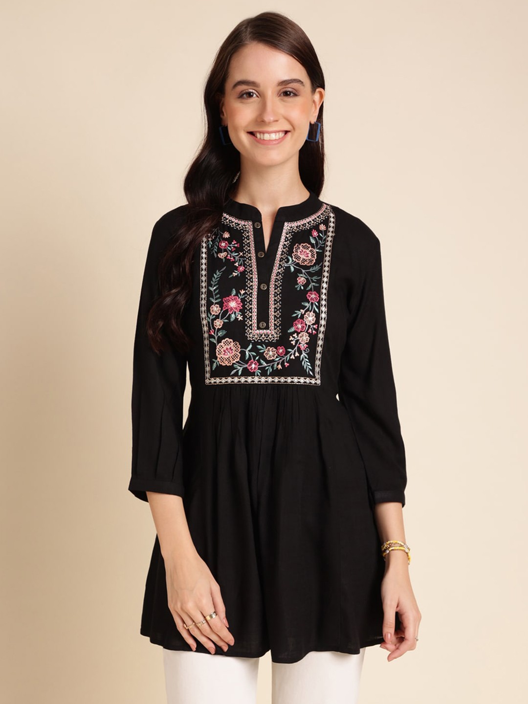 

Sangria Geometric Embroidered A-line Tunic, Black