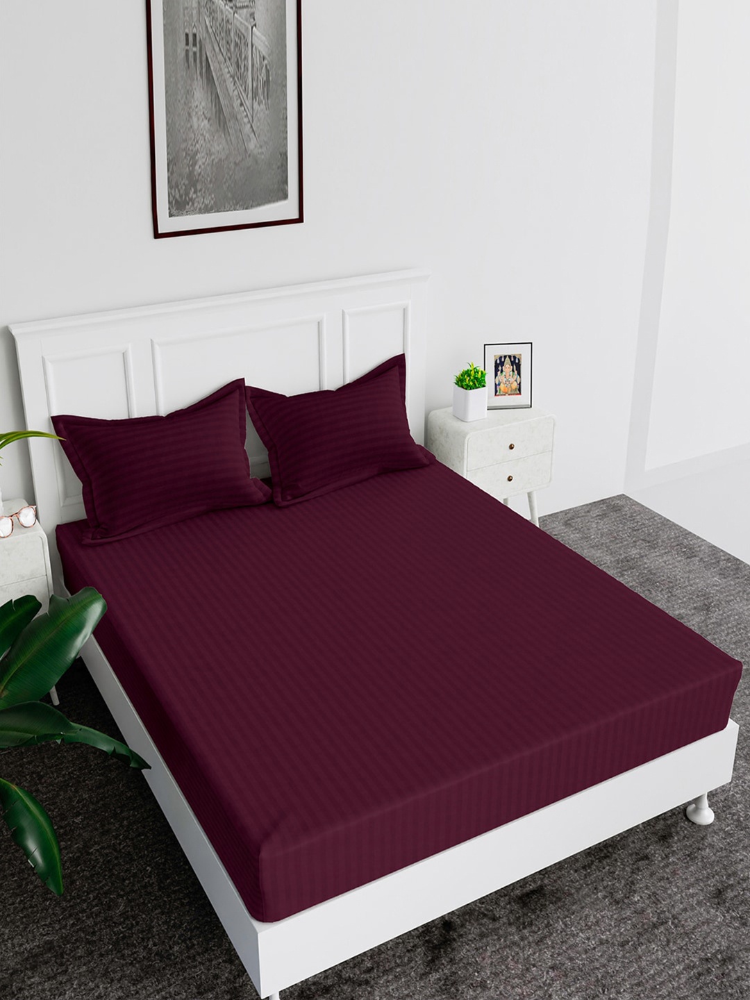 

Kuber Industries Maroon Cotton 144 TC Queen Bedsheet with 2 Pillow Covers