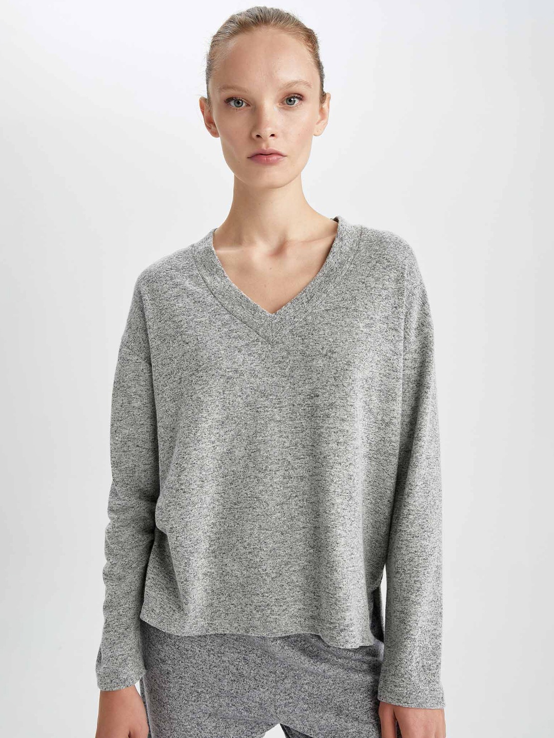 

DeFacto Knitted Long Sleeves V-Neck Top, Grey