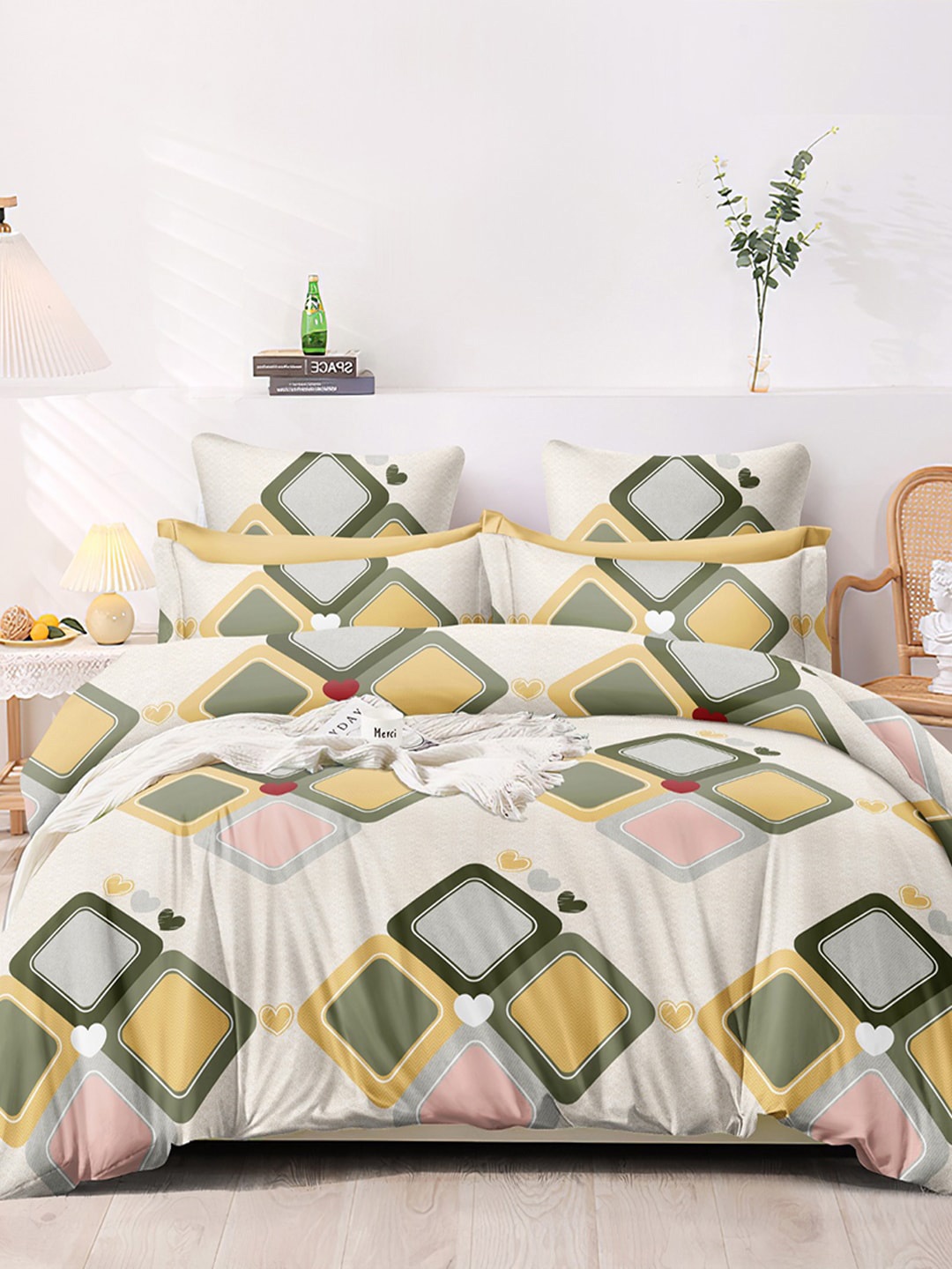 

AEROHAVEN Premium Cream & Green Geometric Cotton 300 TC King Bedsheet with 2 Pillow Covers