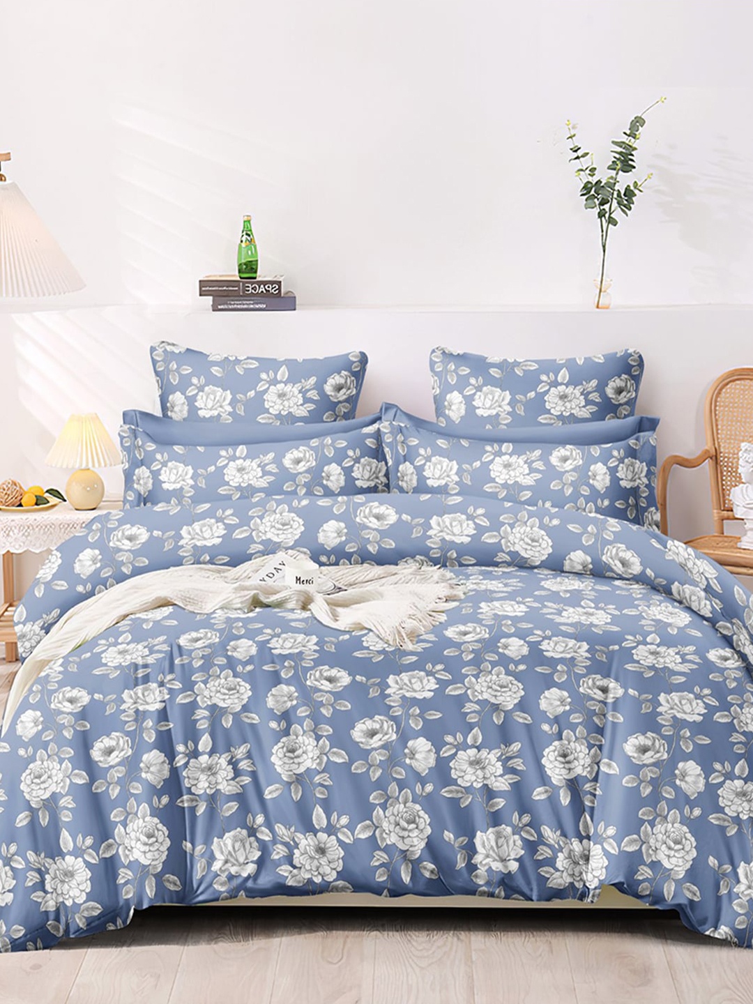 

AEROHAVEN Premium Blue & White Floral Cotton 300 TC King Bedsheet with 2 Pillow Covers